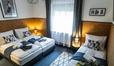 4 �vszak V�lgyhotel M�traf�red