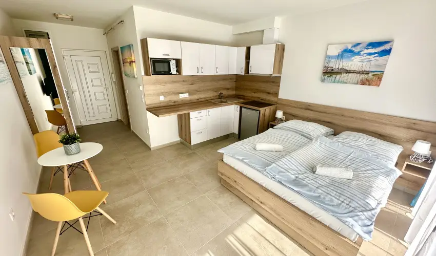 Ady Corner Pr�mium Apartmanok Si�fok - P�nk�sd (min. 2 �j)