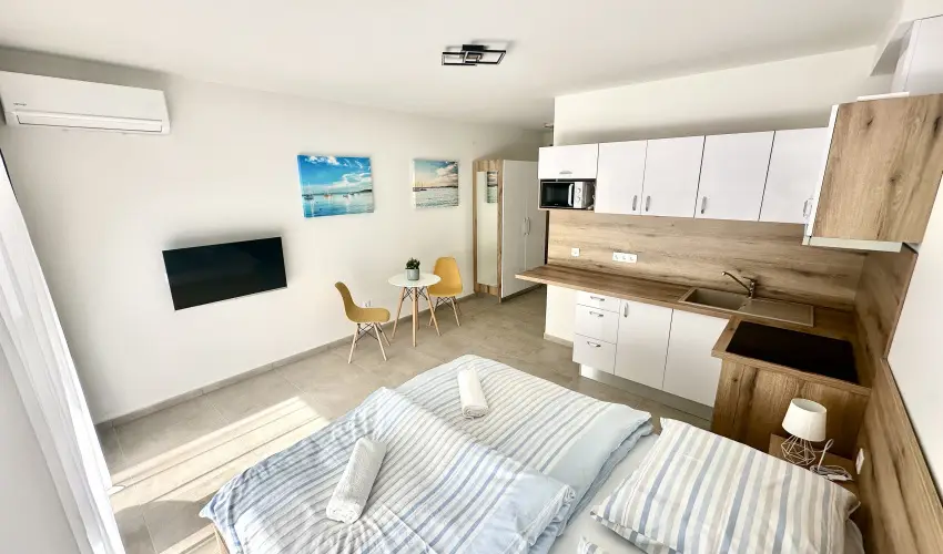Ady Corner Pr�mium Apartmanok Si�fok - P�nk�sd (min. 2 �j)