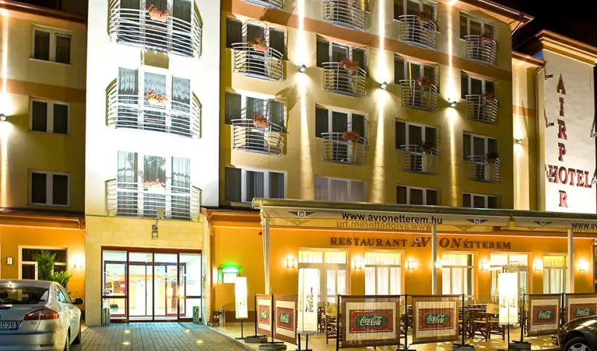 Airport Hotel Budapest Vecss - Pnksd - teljes elrefizetssel (min. 3 j)