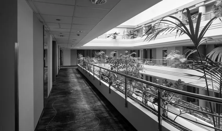 Airport Hotel Budapest Vecs�s - P�nk�sd - teljes el�refizet�ssel (min. 2 �j)