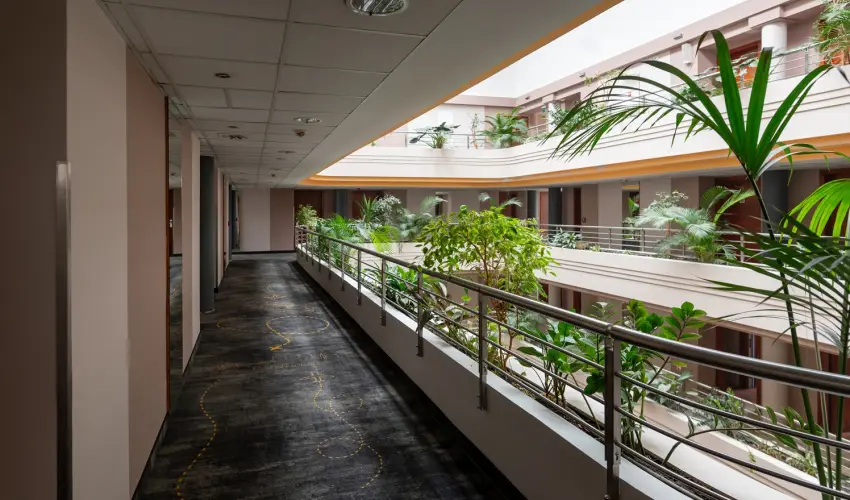 Airport Hotel Budapest Vecss - Pnksd - teljes elrefizetssel (min. 3 j)