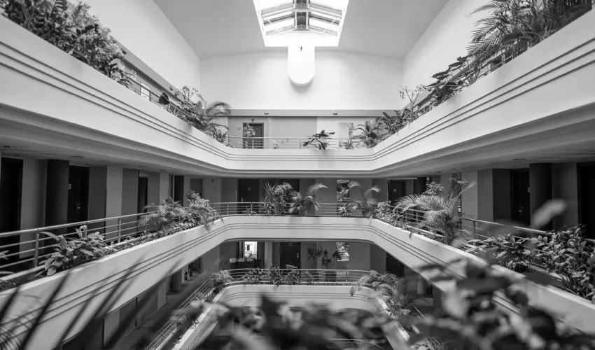 Airport Hotel Budapest Vecs�s - P�nk�sd - teljes el�refizet�ssel (min. 2 �j)