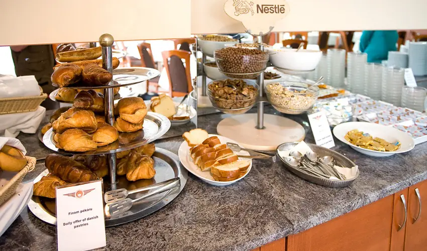 Airport Hotel Budapest Vecss - Pnksd - teljes elrefizetssel (min. 3 j)