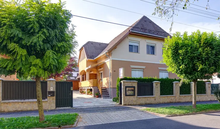 Andrea Villa Hvz - Pnksd (min. 4 j)