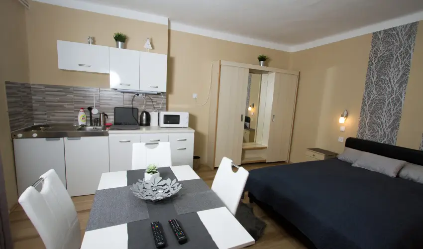 Angyal Apartman Cserkeszl - Pnksd (min. 3 j)