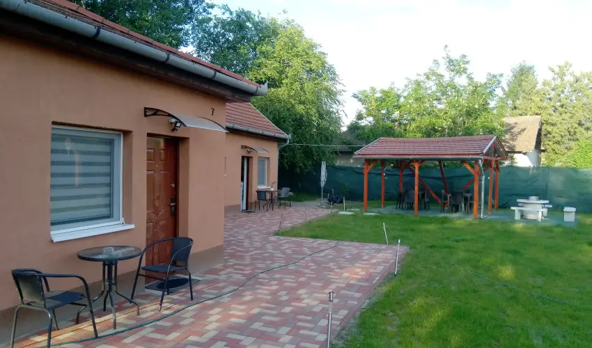 Angyal Apartman Cserkeszl - Pnksd (min. 3 j)