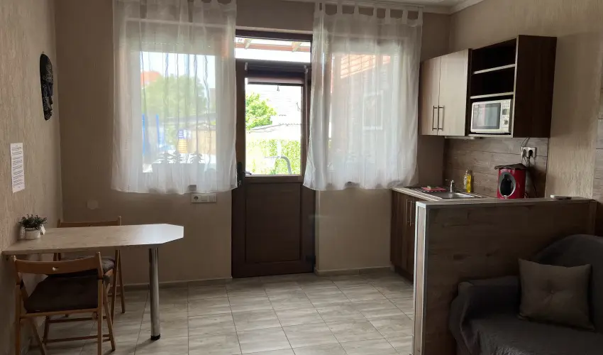 Aqua Apartmanh�z Si�fok - P�nk�sd (min. 2 �j)