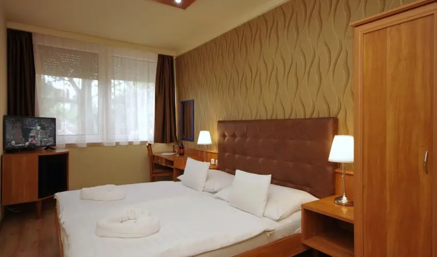 Aqua Hotel Gyula - Pnksd (min. 2 j)