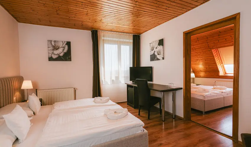 Aqua Hotel Gyula - P�nk�sd (min. 2 �j)