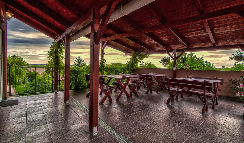 Aranypatk� Panzi� Gy�r�jbar�t - P�nk�sd