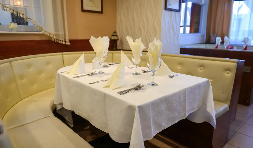 Aranypatk� Panzi� Gy�r�jbar�t - P�nk�sd