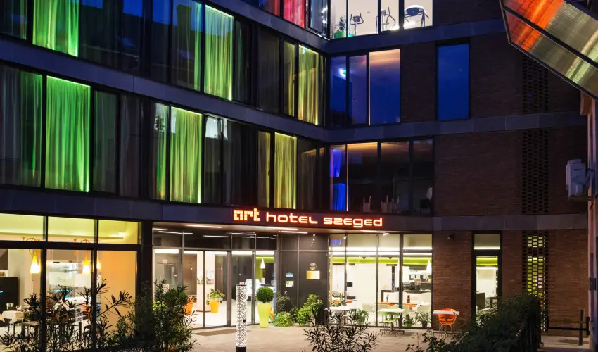 Art Hotel Szeged Szeged - Pnksd - specilis elrefizetssel