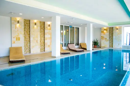 Aurora Hotel - Pnksd (min. 2 j)