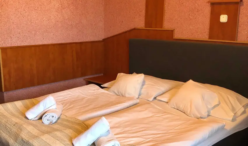 Bagolyvr Inrcs Inrcs - Pnksd 