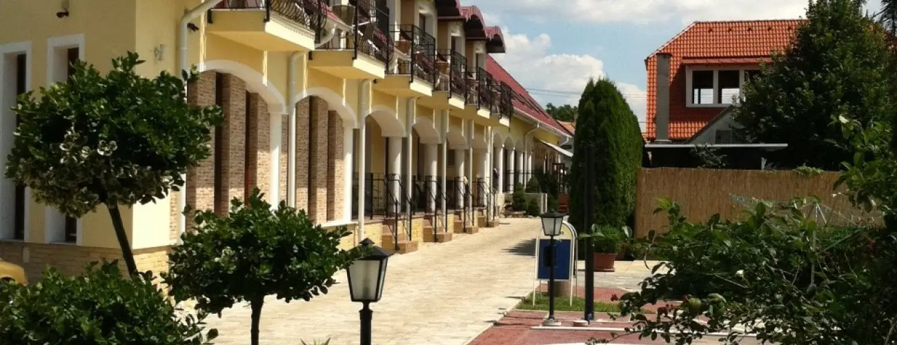 Bajor Panzi Aparthotel Bk, Bkfrd - Pnksd 