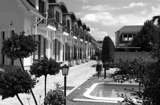 Bajor Panzi Aparthotel - Pnksd 