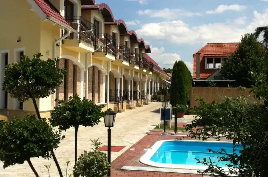 Bajor Panzi Aparthotel - Pnksd 