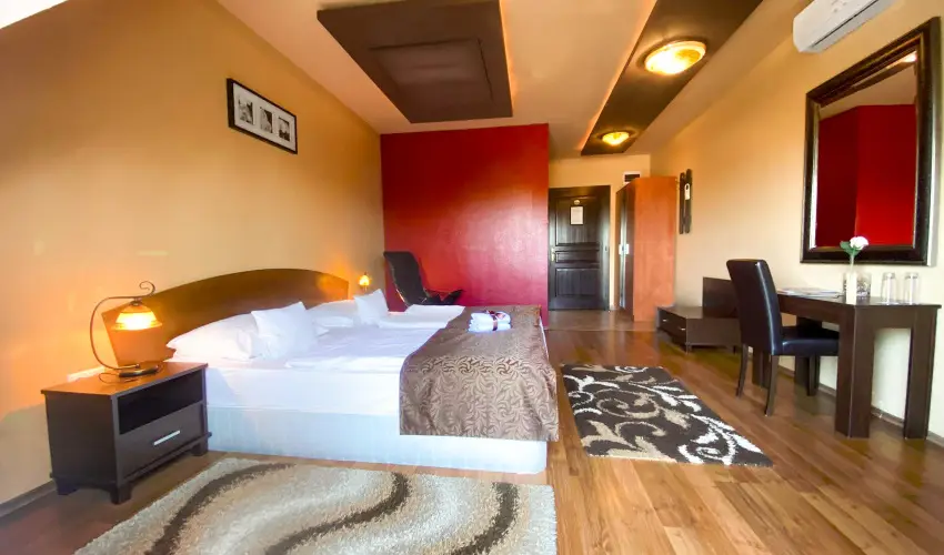 Bajor Panzi Aparthotel Bk, Bkfrd - Pnksd 