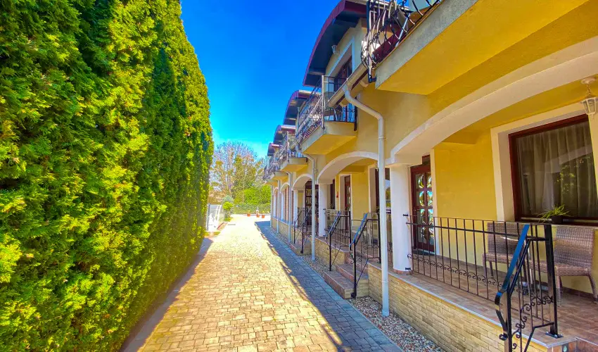 Bajor Panzi Aparthotel Bk, Bkfrd - Pnksd 