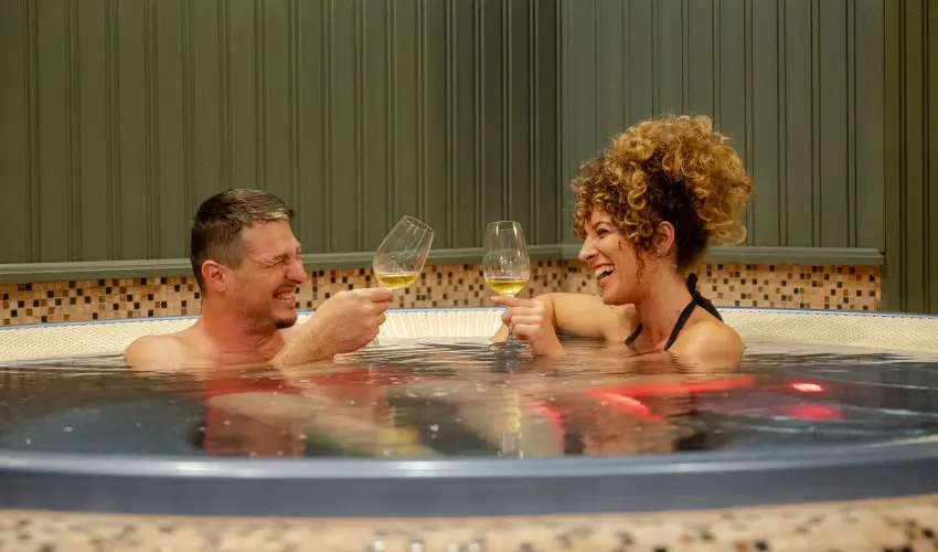 Barka Galria Hotel s tterem Tllya - Pnksd