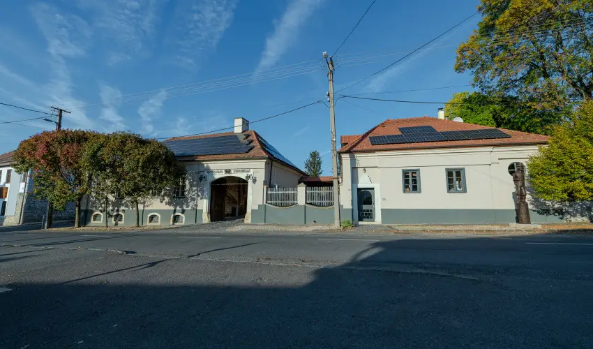 Barka Galria Hotel s tterem Tllya - Pnksd