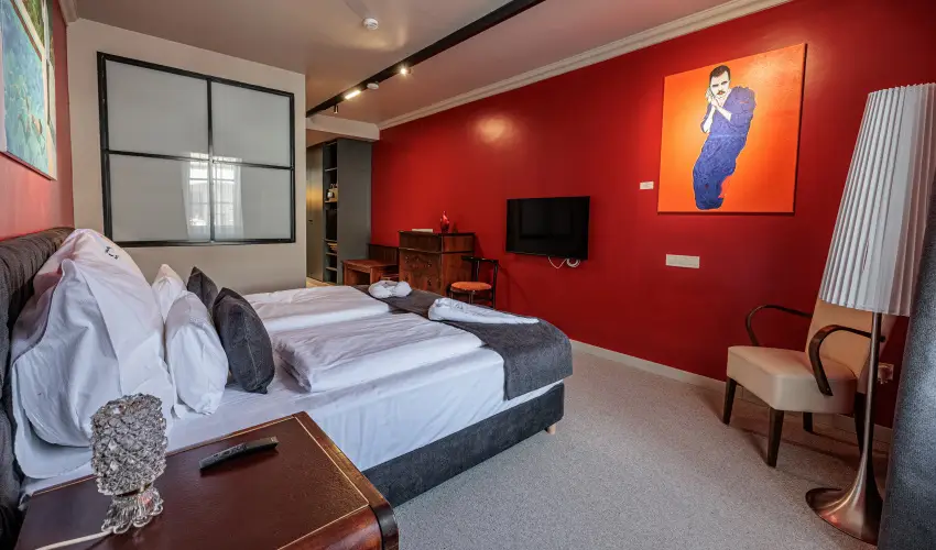 Barka Galria Hotel s tterem Tllya - Pnksd