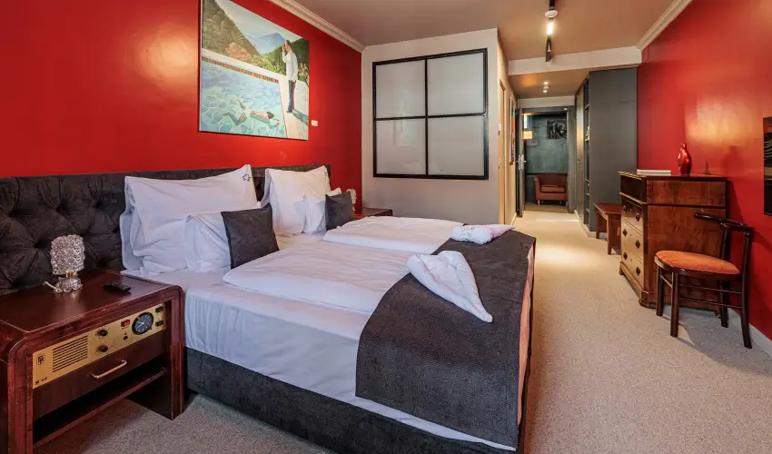 Barka Galria Hotel s tterem Tllya - Pnksd