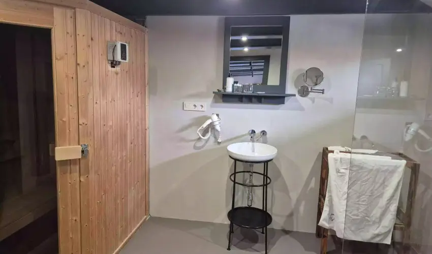 Barka Galria Hotel s tterem Tllya - Pnksd