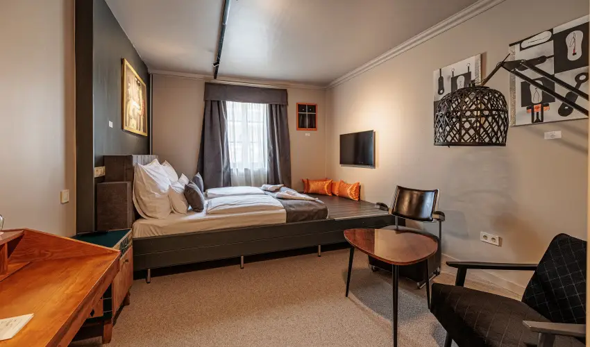 Barka Galria Hotel s tterem Tllya - Pnksd