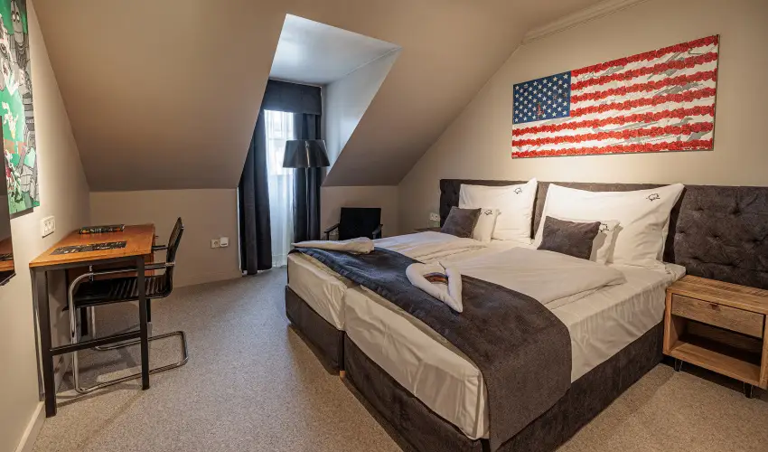 Barka Galria Hotel s tterem Tllya - Pnksd