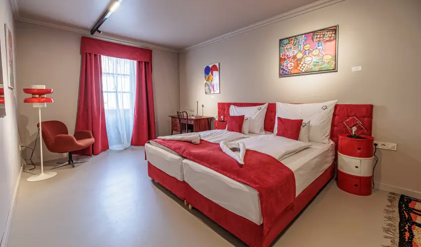 Barka Galria Hotel s tterem Tllya - Pnksd