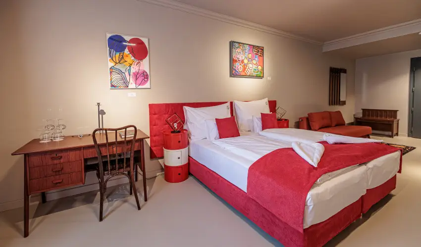 Barka Galria Hotel s tterem Tllya - Pnksd