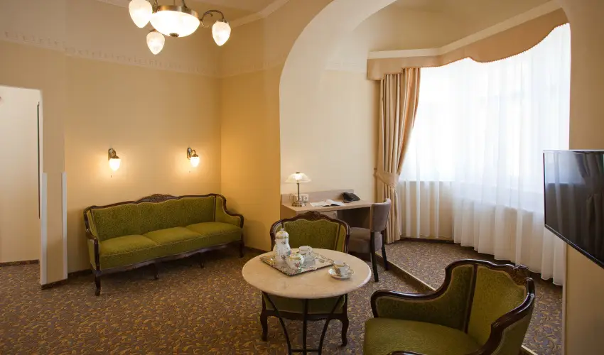 Barokk Hotel Promend Gyr - Pnksd 