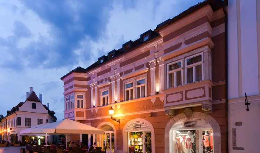 Barokk Hotel Promend Gyr - Pnksd 