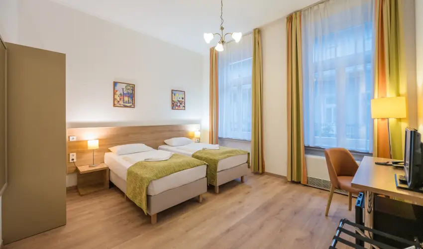 Baross City Hotel Budapest - Pnksd - teljes elrefizetssel