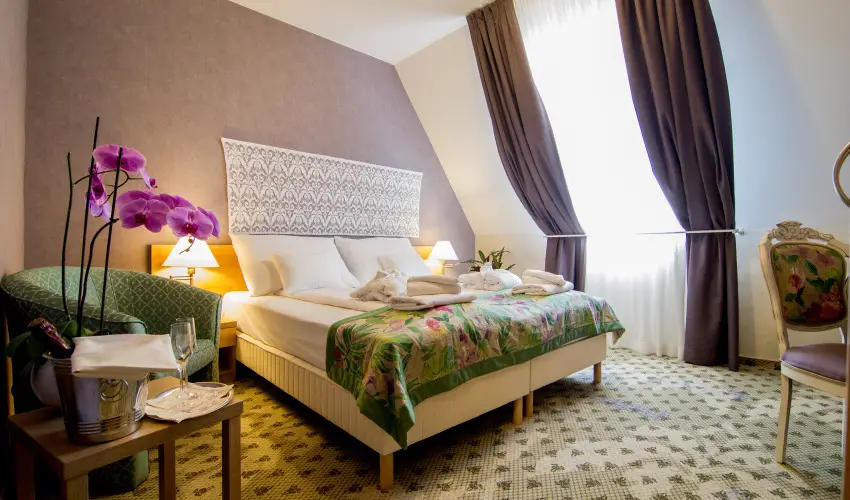 Batthyny Kria Zalacsny - Pnksd (min. 3 j)