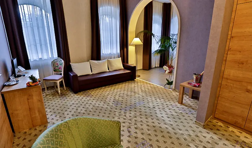 Batthyny Kria Zalacsny - Pnksd (min. 3 j)