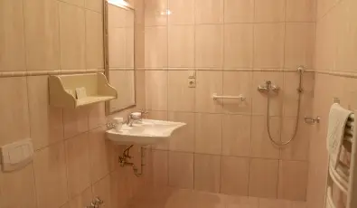 Bazilika alatti Panzi Esztergom