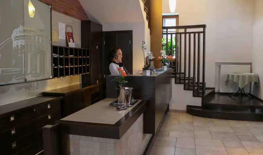 Bazilika alatti Panzi Esztergom - Pnksd 