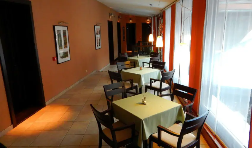 Bazilika alatti Panzi Esztergom - Pnksd 