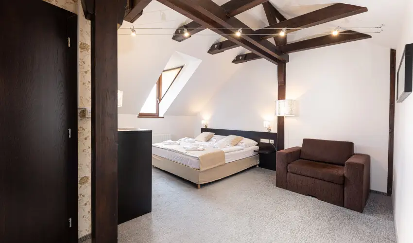 Bazilika alatti Panzi Esztergom - Pnksd 