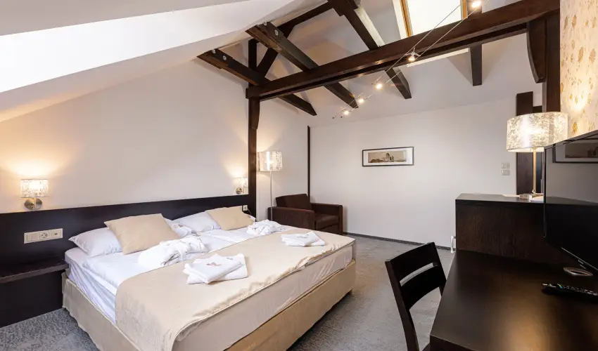 Bazilika alatti Panzi Esztergom - Pnksd 