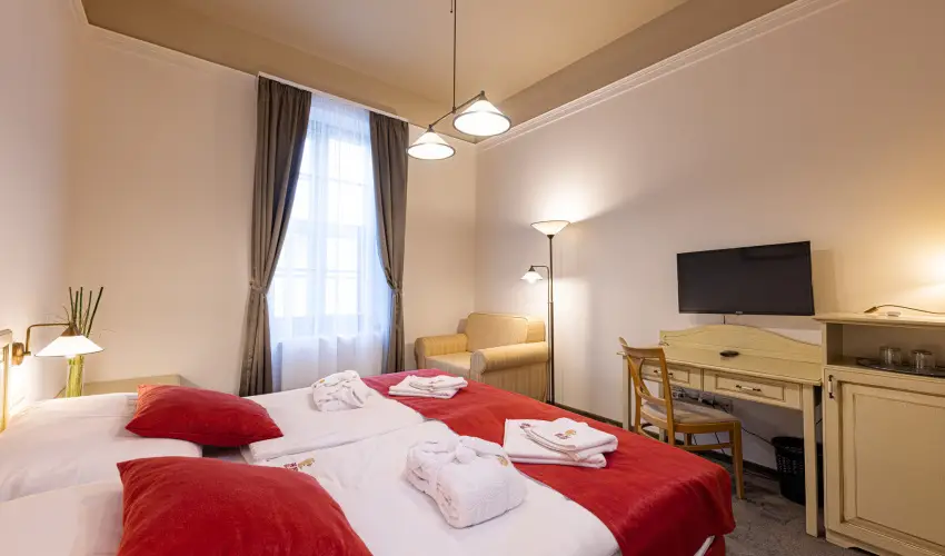 Bazilika alatti Panzi Esztergom - Pnksd 