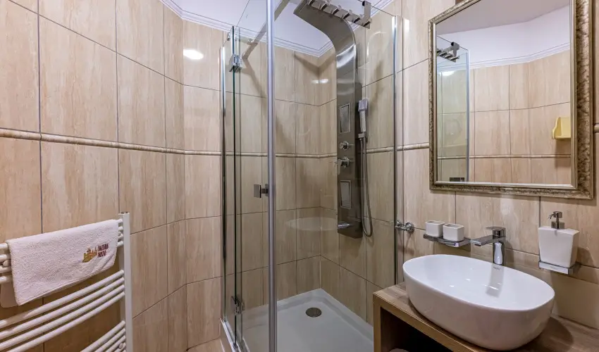 Bazilika alatti Panzi Esztergom - Pnksd 