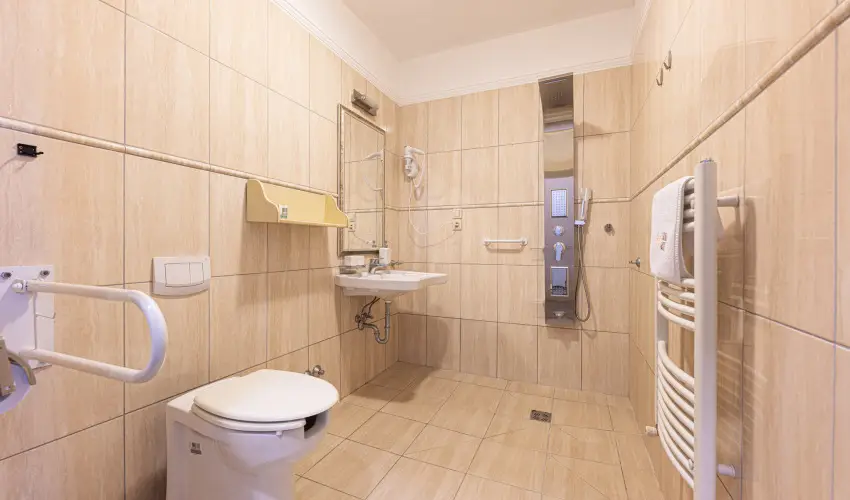 Bazilika alatti Panzi Esztergom - Pnksd 