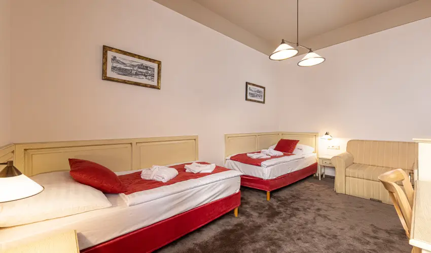 Bazilika alatti Panzi Esztergom - Pnksd 