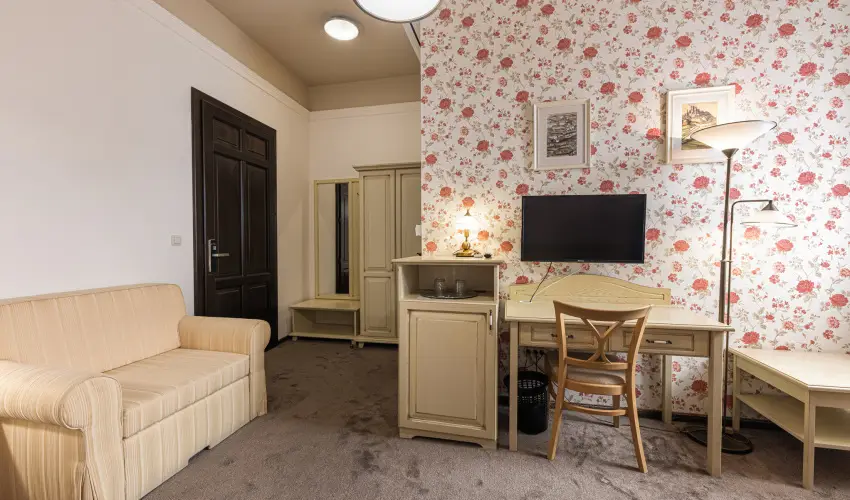 Bazilika alatti Panzi Esztergom - Pnksd 