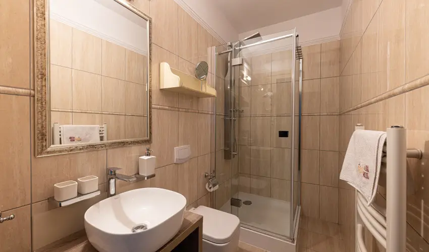 Bazilika alatti Panzi Esztergom - Pnksd 