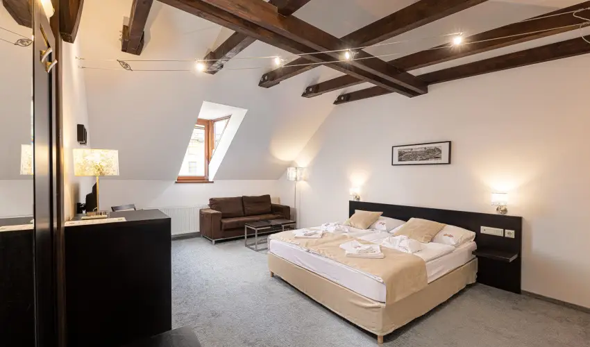 Bazilika alatti Panzi Esztergom - Pnksd 